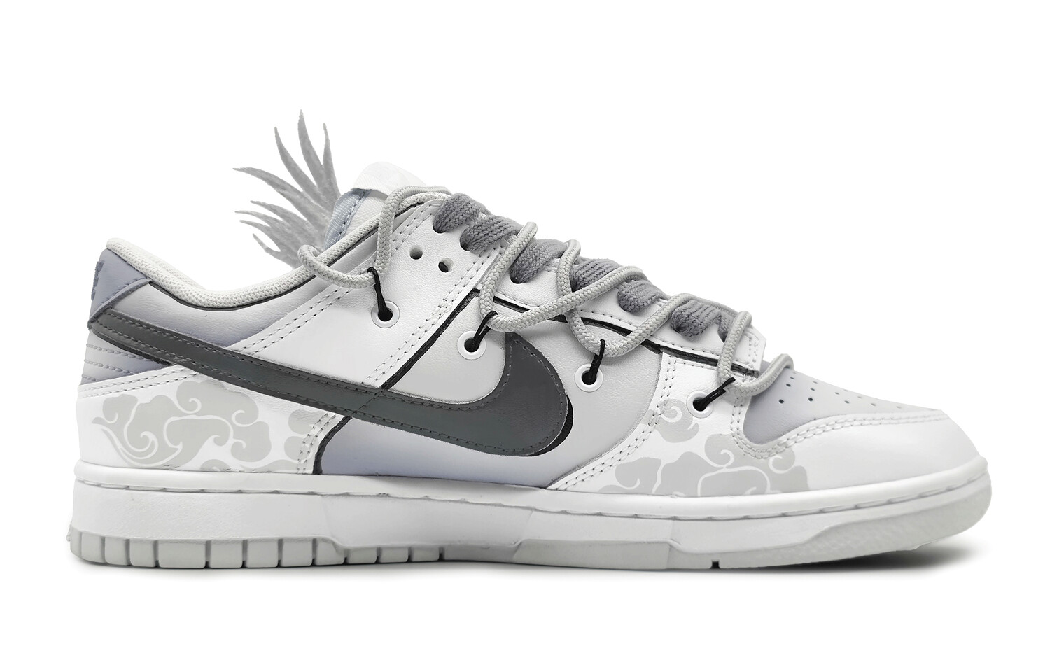 

Кроссовки Nike Dunk Skateboarding Shoes Women's Low-top Gray, серый/белый