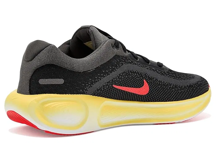 Кроссовки беговые Stellar Ride Nike Kids, Black/Bright Crimson/Medium Ash — фото 4