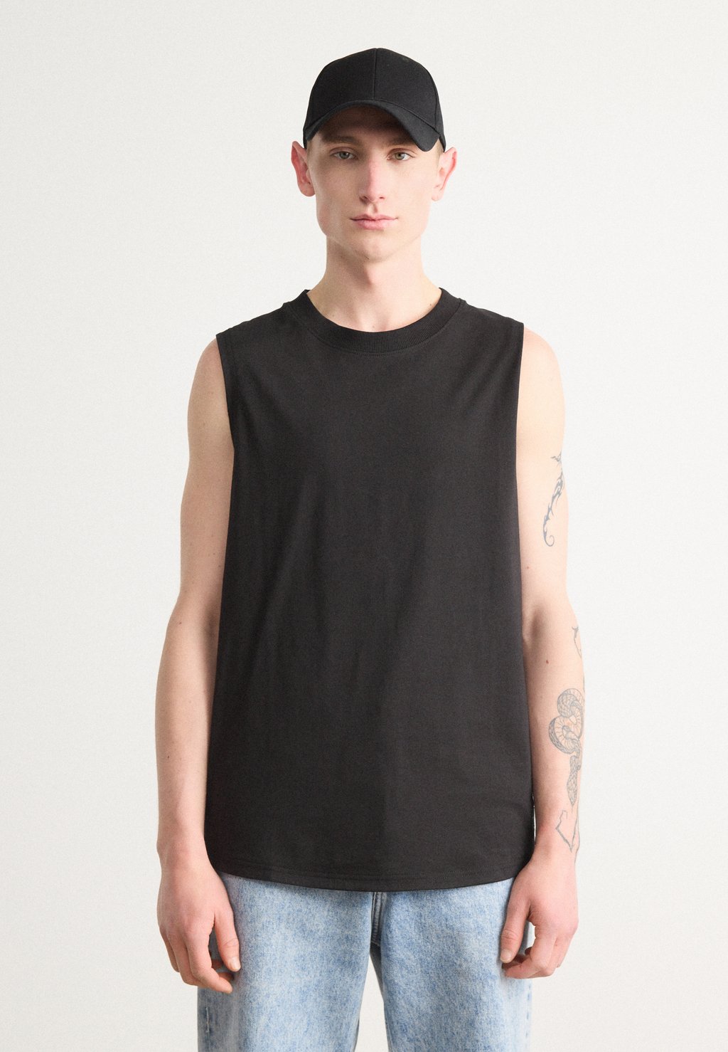 

Топ LABEL TANK Calvin Klein Jeans, черный
