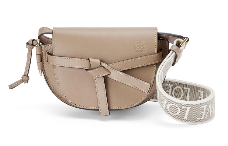 

Сумка через плечо мини женская из мягкой телячьей кожи с бантом LOEWE Sand