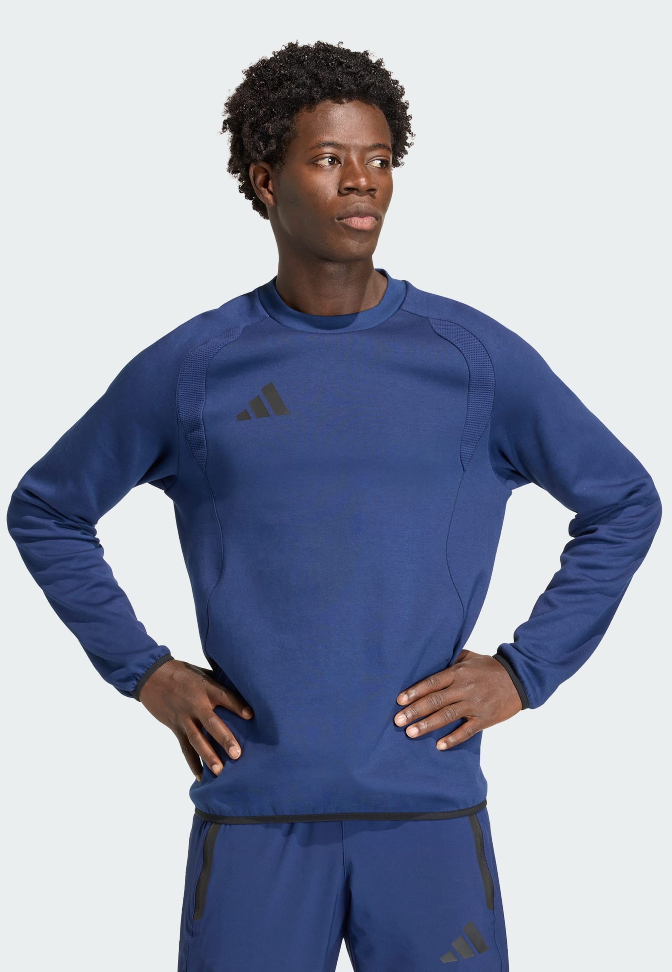 Adidas Performance Спортивный свитшот 'Tiro Travel' в синем цвете — фото 2