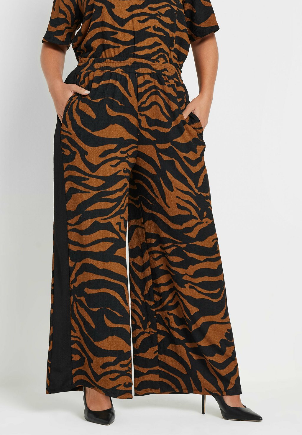 

Брюки ZEBRA PRINT SIDE STRIPE Yours Clothing, антрацит