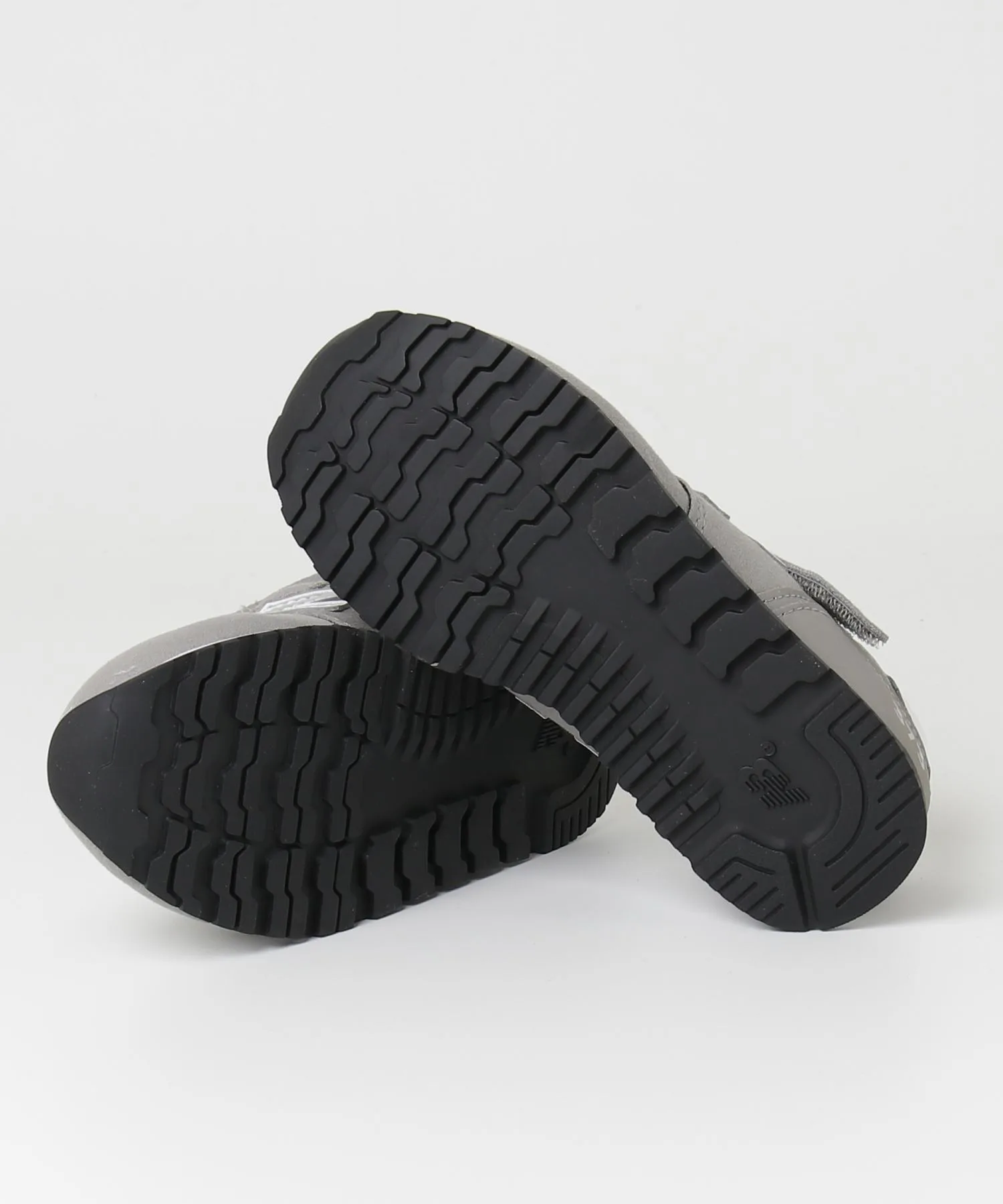 Детские кроссовки ретро стиля New Balance 373 серые — фото 4