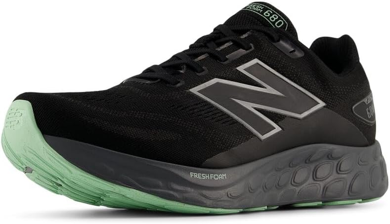 

Мужские водонепроницаемые беговые кроссовки New Balance Fresh Foam 680 V8, черный/зеленый