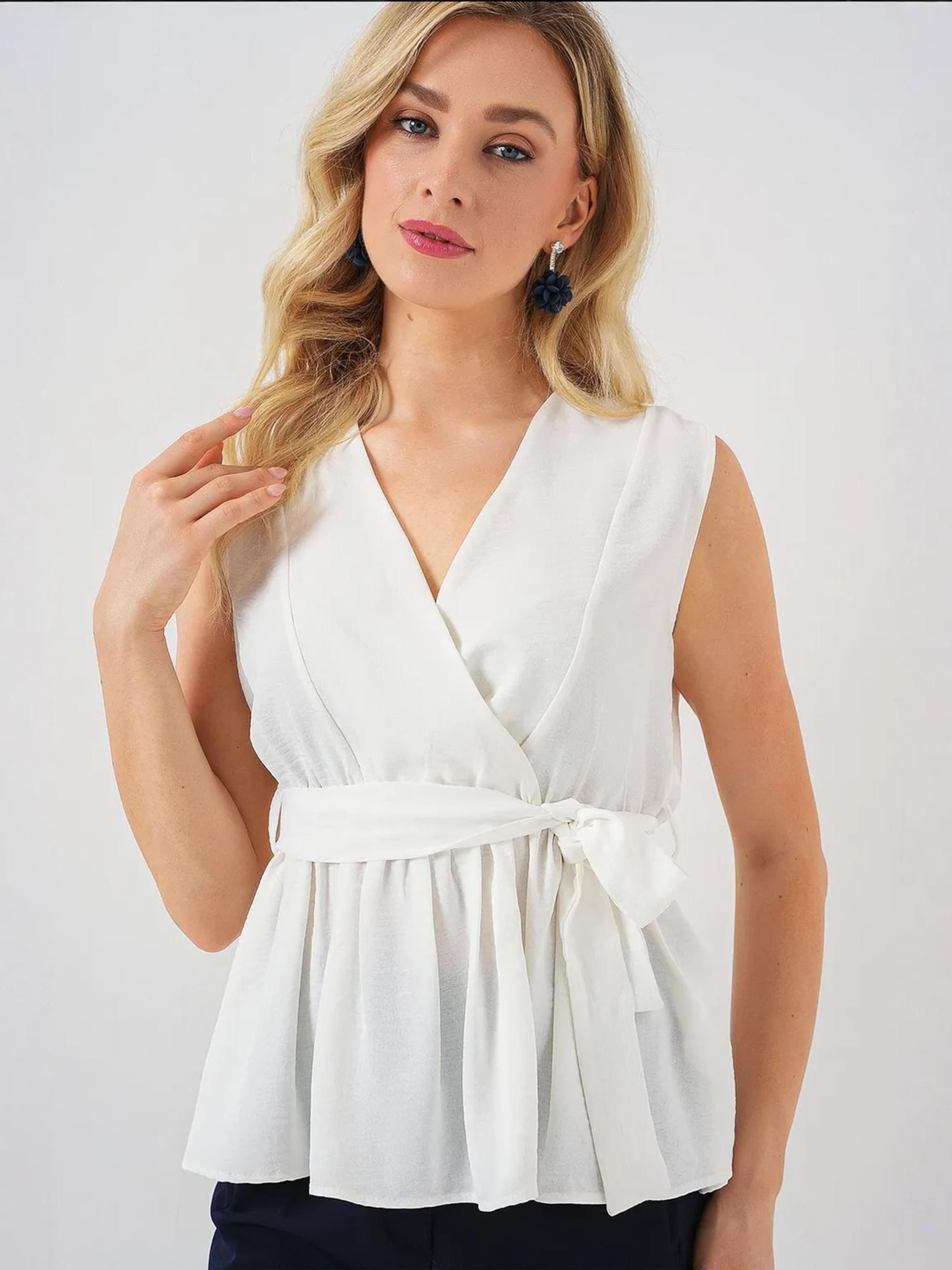 

Bigdart Блузка в белом цвете