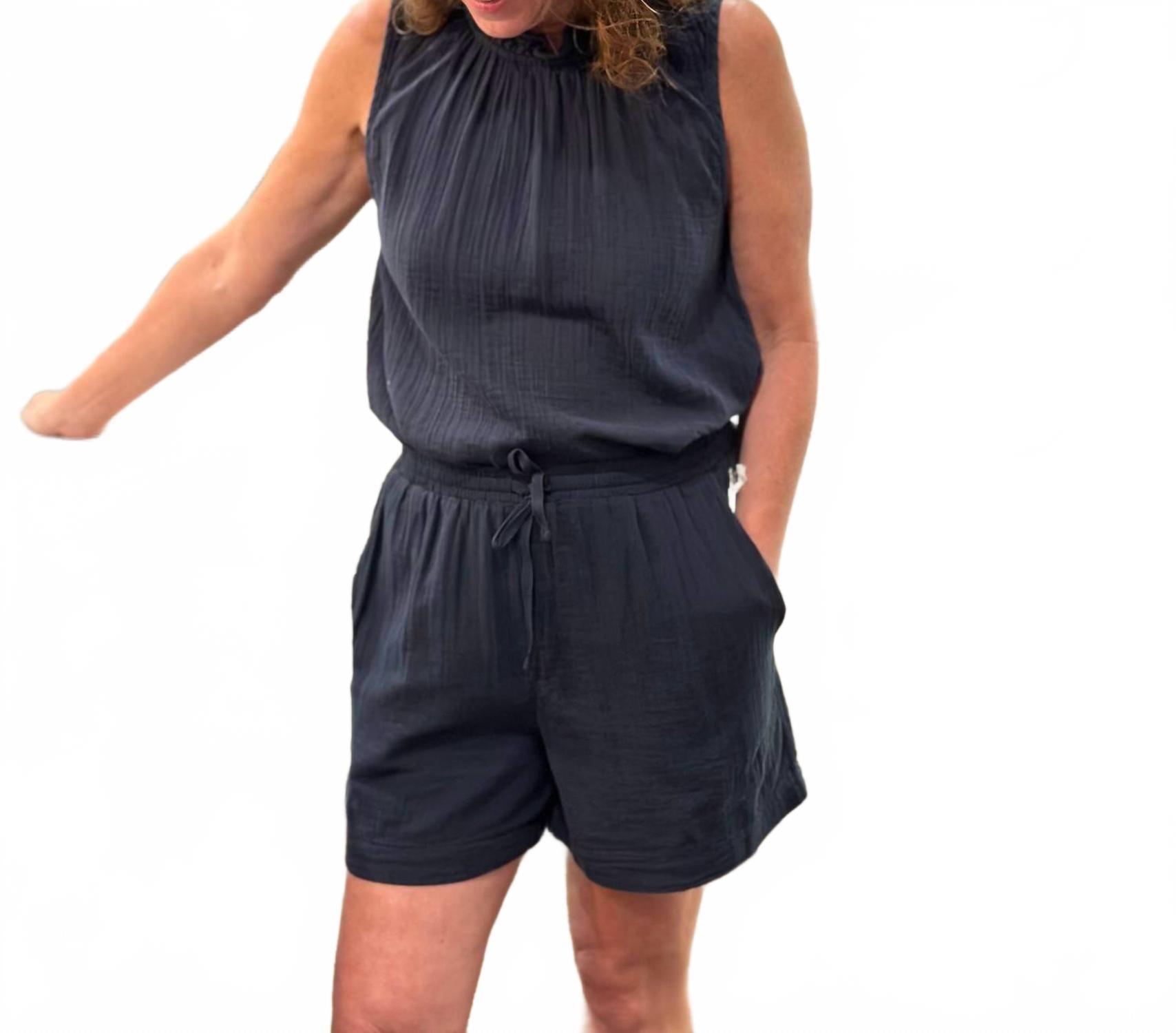 

Женские короткие шорты из марли на завязках в мягком черном цвете Dylan