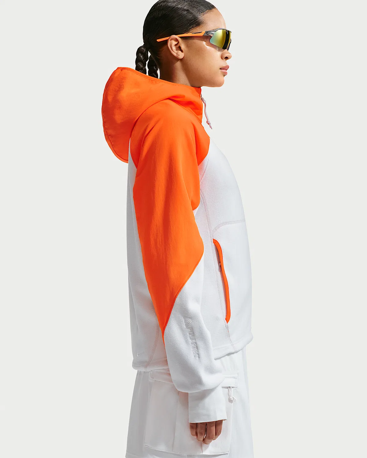 Nike ACG "Wolf Tree" Plus флисовая куртка с капюшоном на полной молнии, Safety Orange/Photon Dust/Vivid Purple/Summit White — фото 4