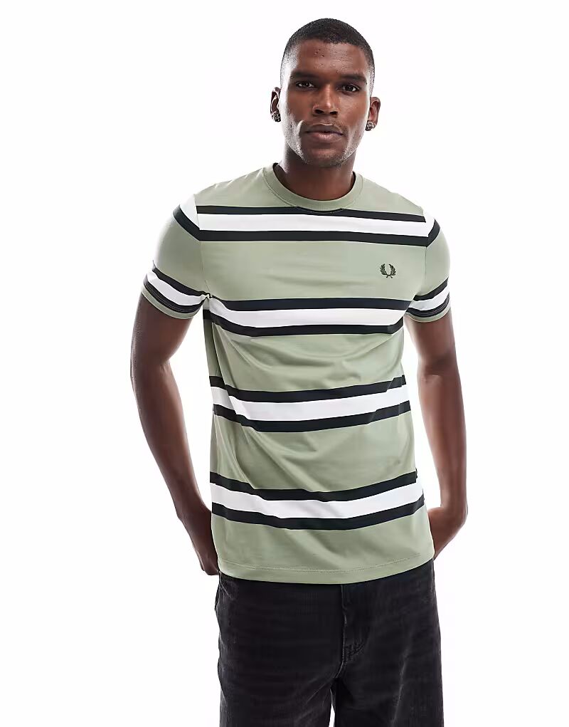 

Футболка Fred Perry в смелую полоску зеленого цвета