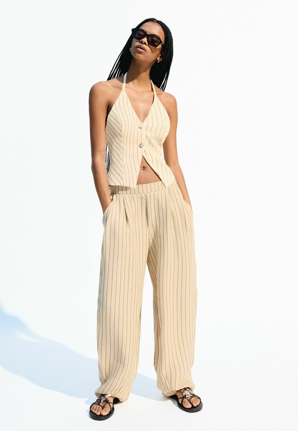 

Жилет BUTTONED Bershka, коричневый