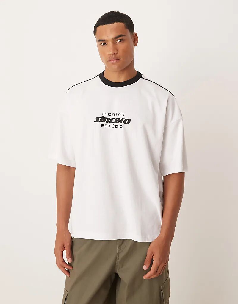 

Футболка свободного кроя ASOS DESIGN плотностью 220 г/м² с окантовкой и принтом белого цвета