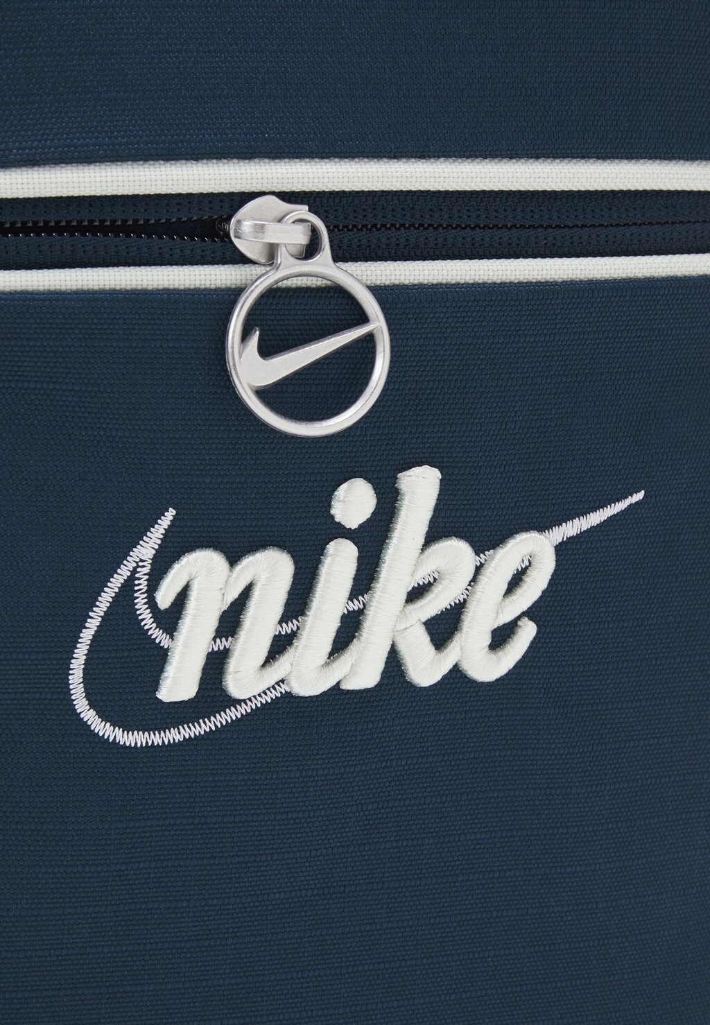 

Рюкзак FUTURA 365 MINI RETRO UNISEX Nike Sportswear, темно-синий