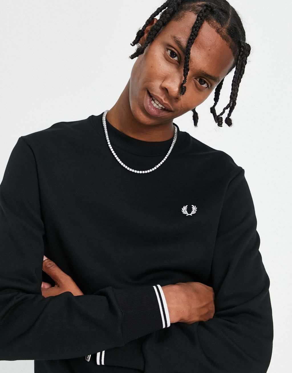 

Черный свитшот с круглым вырезом Fred Perry