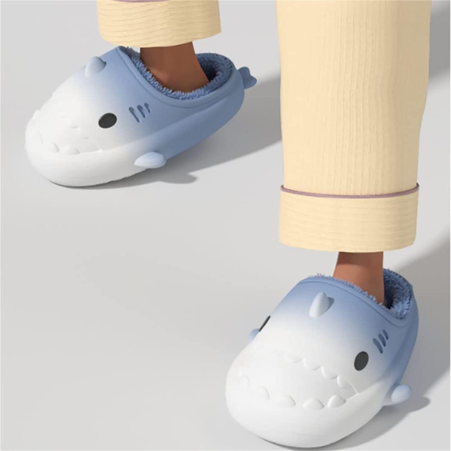 Зимние пушистые тапочки Shark Slides с изображением акулы, зимние тапочки Cloud Slides с акулой для взрослых, нескользящие пушистые тапочки Quroxo, синий/розовый — фото 4