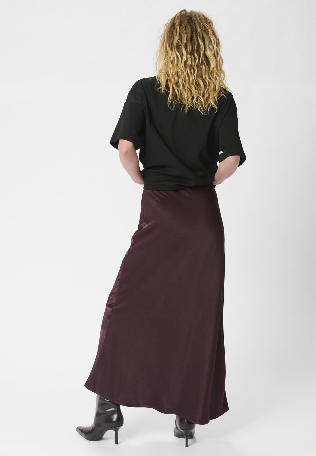 

Юбка макси ESTELLE LONG My Essential Wardrobe, винно-красный