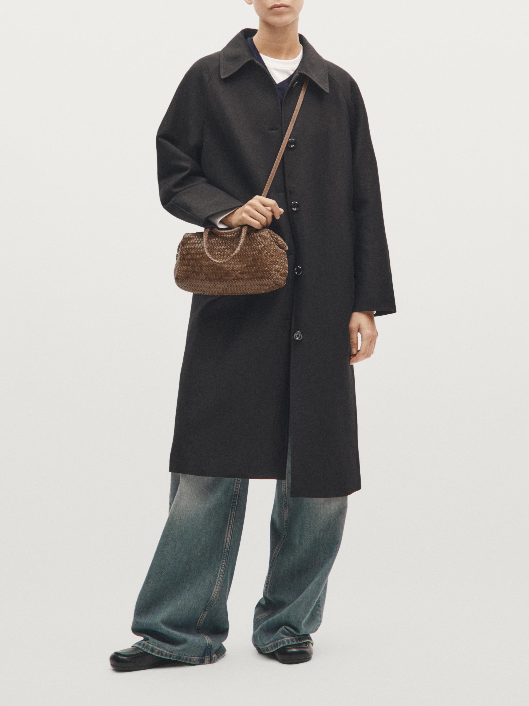 

Маленькая плетеная сумка-саквояж из кожи наппа Massimo Dutti, серо-коричневый