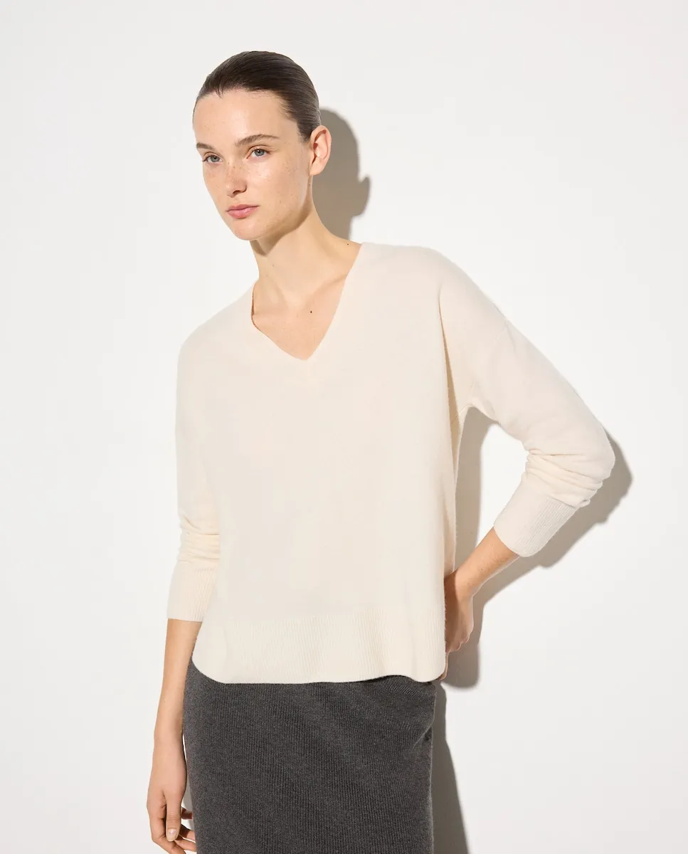 

Женский свитер из кашемировой шерсти с V-образным вырезом Woman El Corte Inglés, экрю