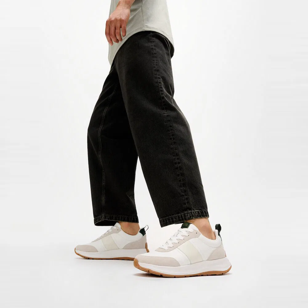 Мужские низкие кеды Urban White/Stone из кожи и замши от Fitflop