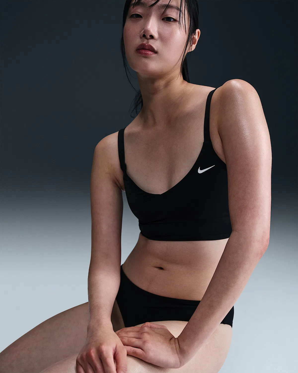 Женский V-образный топ Nike Swim Effortless Essential, Black — фото 3