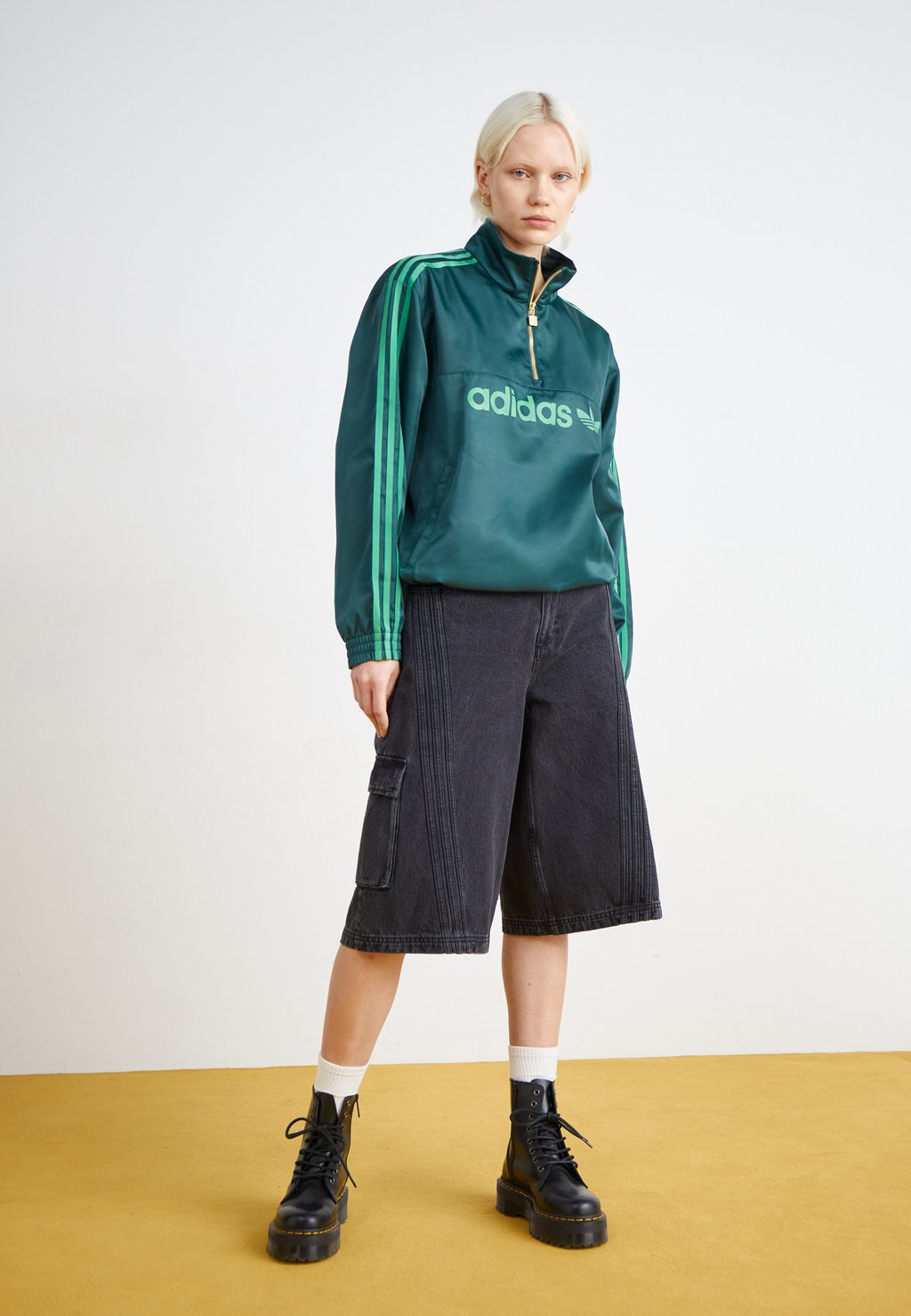 

Летняя куртка WINDBREAKER adidas Originals, зеленый