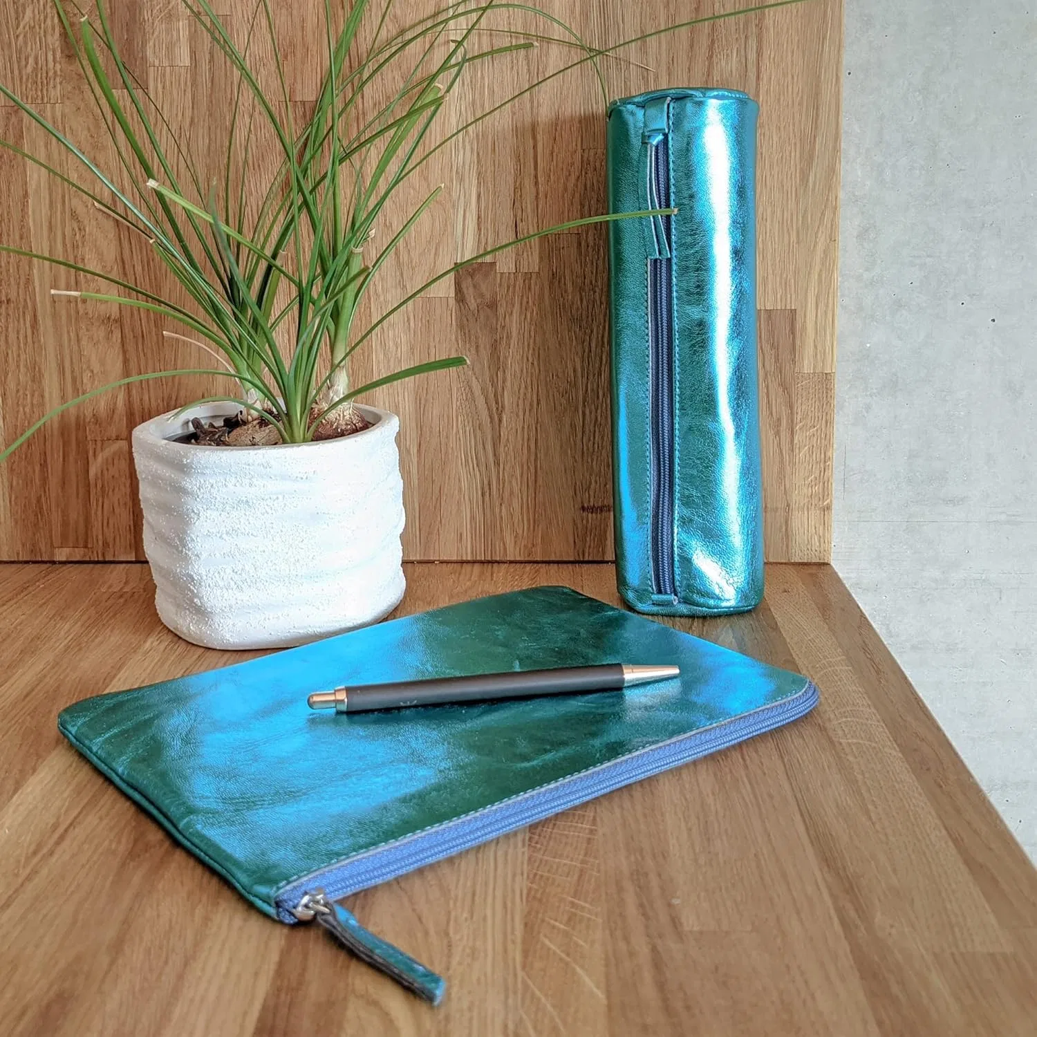 Пенал «Kleo-Pathra Slim Case» из овечьей кожи от Clairefontaine Clairefontaine, Miror Turquoise — фото 2