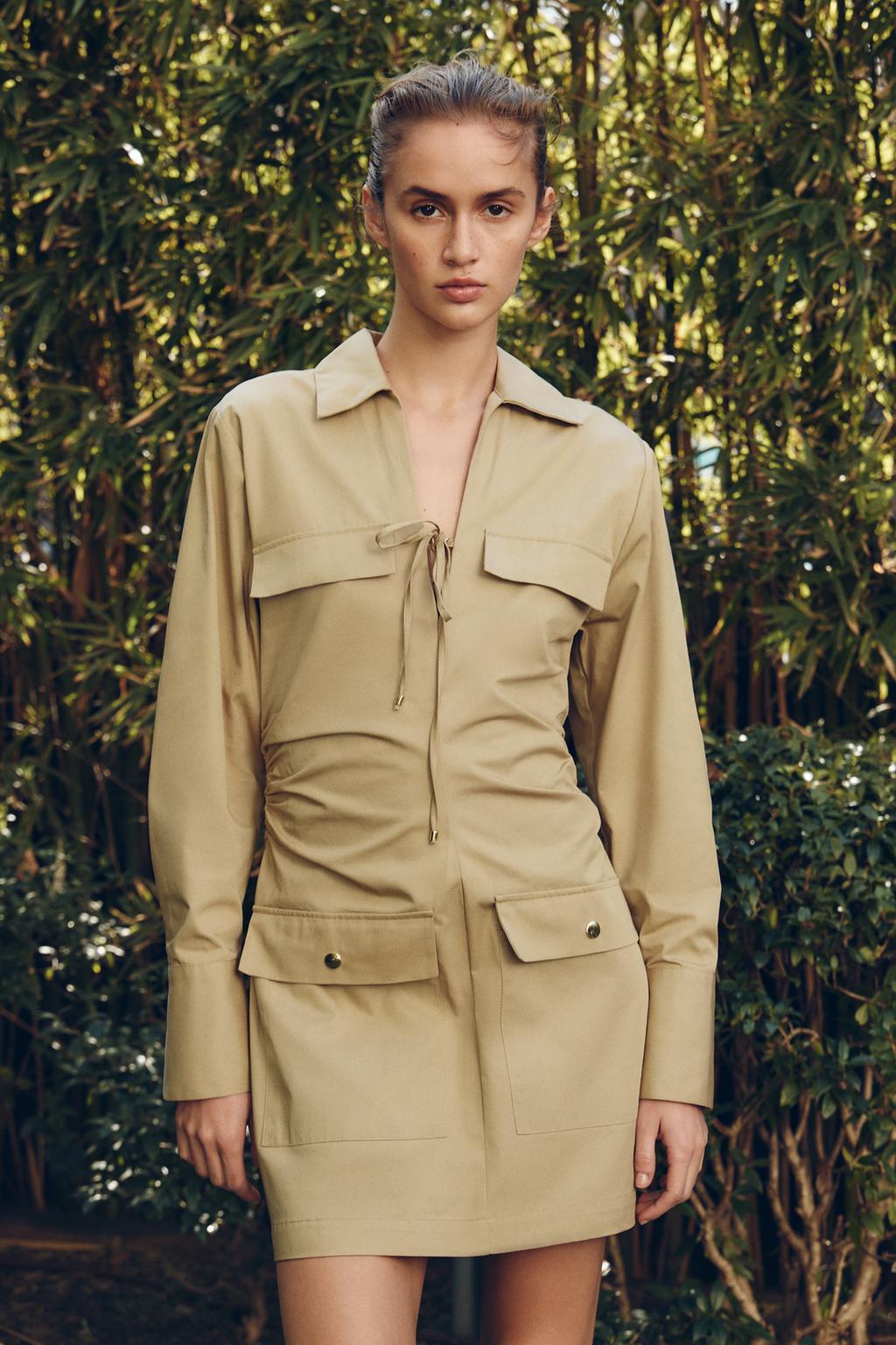 

Мини-платье с карманами ZARA, бежевый