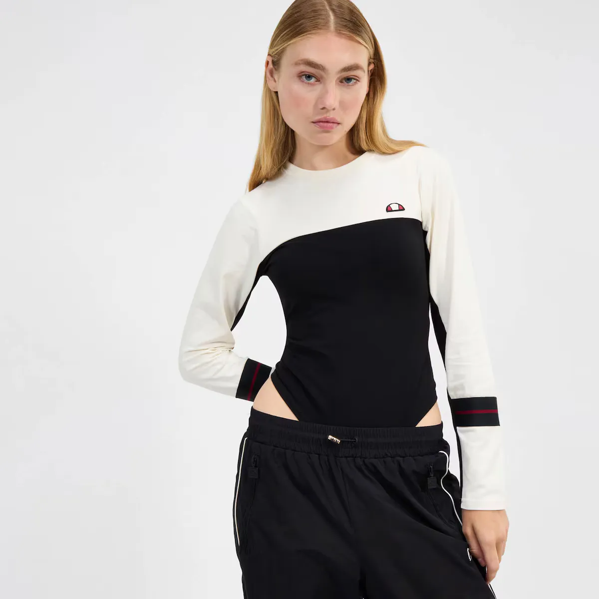 

Женская футболка Ellesse Flutter Body с длинным рукавом, черный