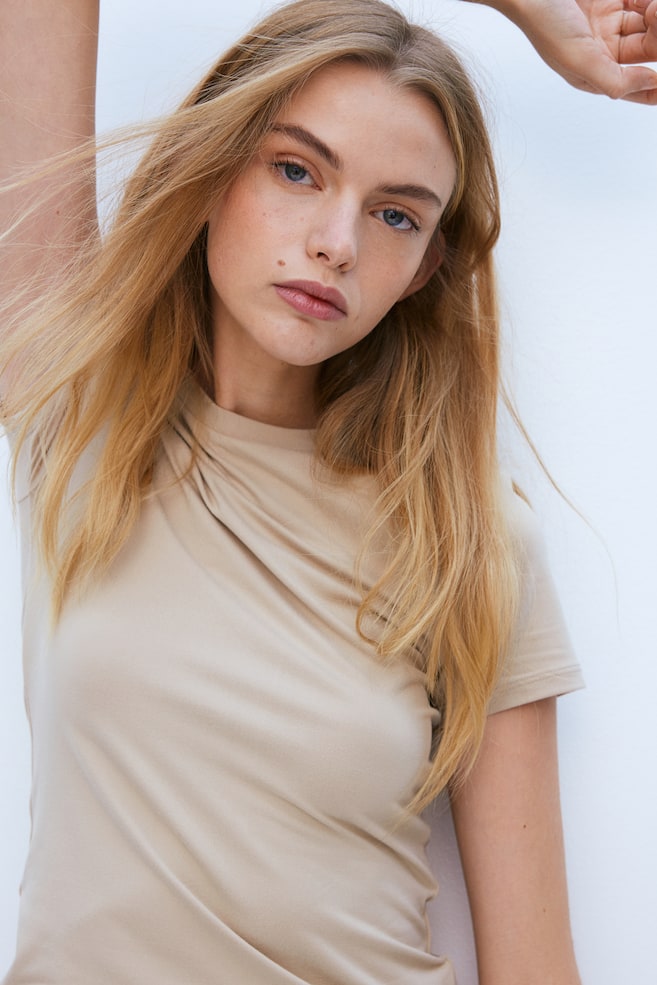 

Футболка, облегающая фигуру H&M, бежевый