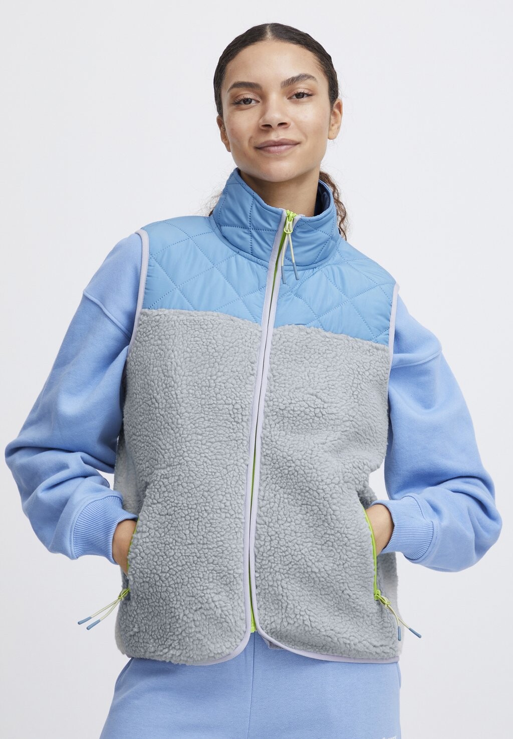 

Жилет TheJoggConcept, цвет allure mix
