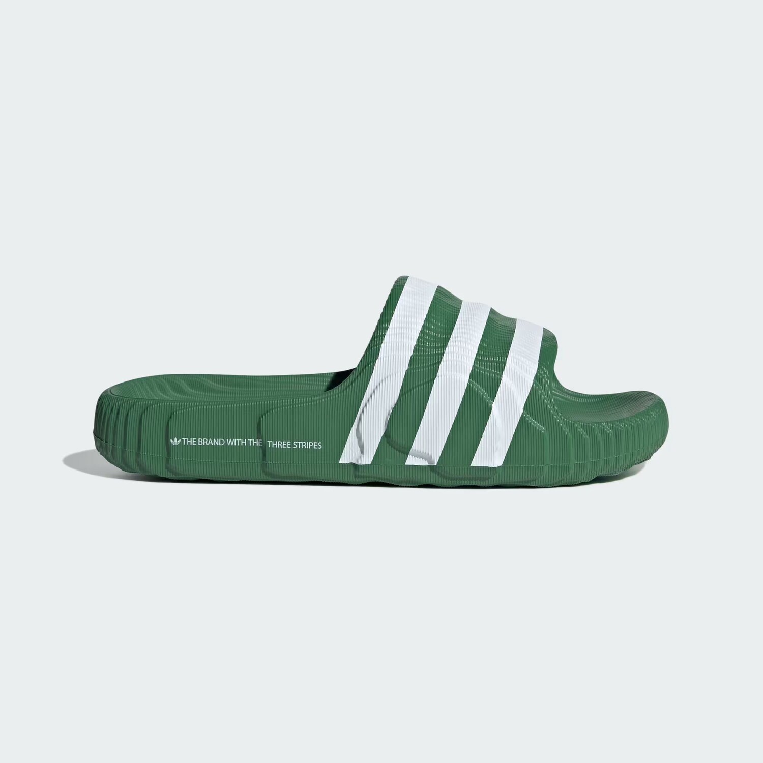 

Adilette 22 Шлепанцы Adidas, цвет Preloved Green/Cloud White/Cloud White