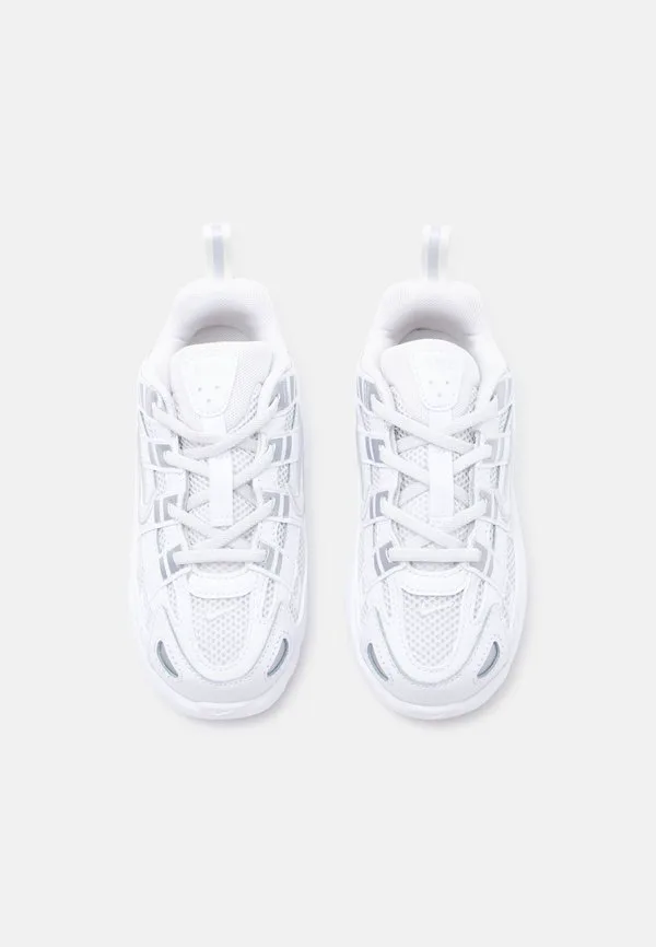 Кроссовки унисекс p 6000 Nike Sportswear, Platinum-Coloured Tint/White/Metallic Silver-Coloured — фото 4