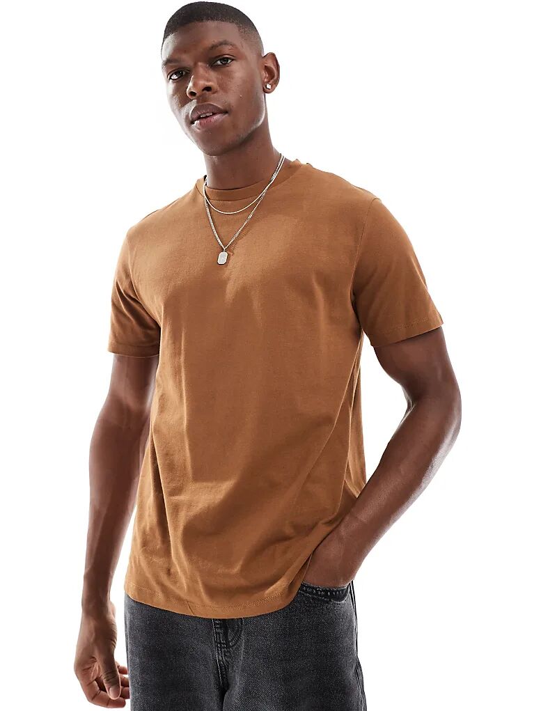 

Футболка Essential с круглым вырезом коричневого цвета ASOS DESIGN