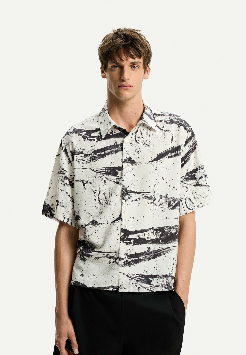 

Рубашка Bershka, бежевый