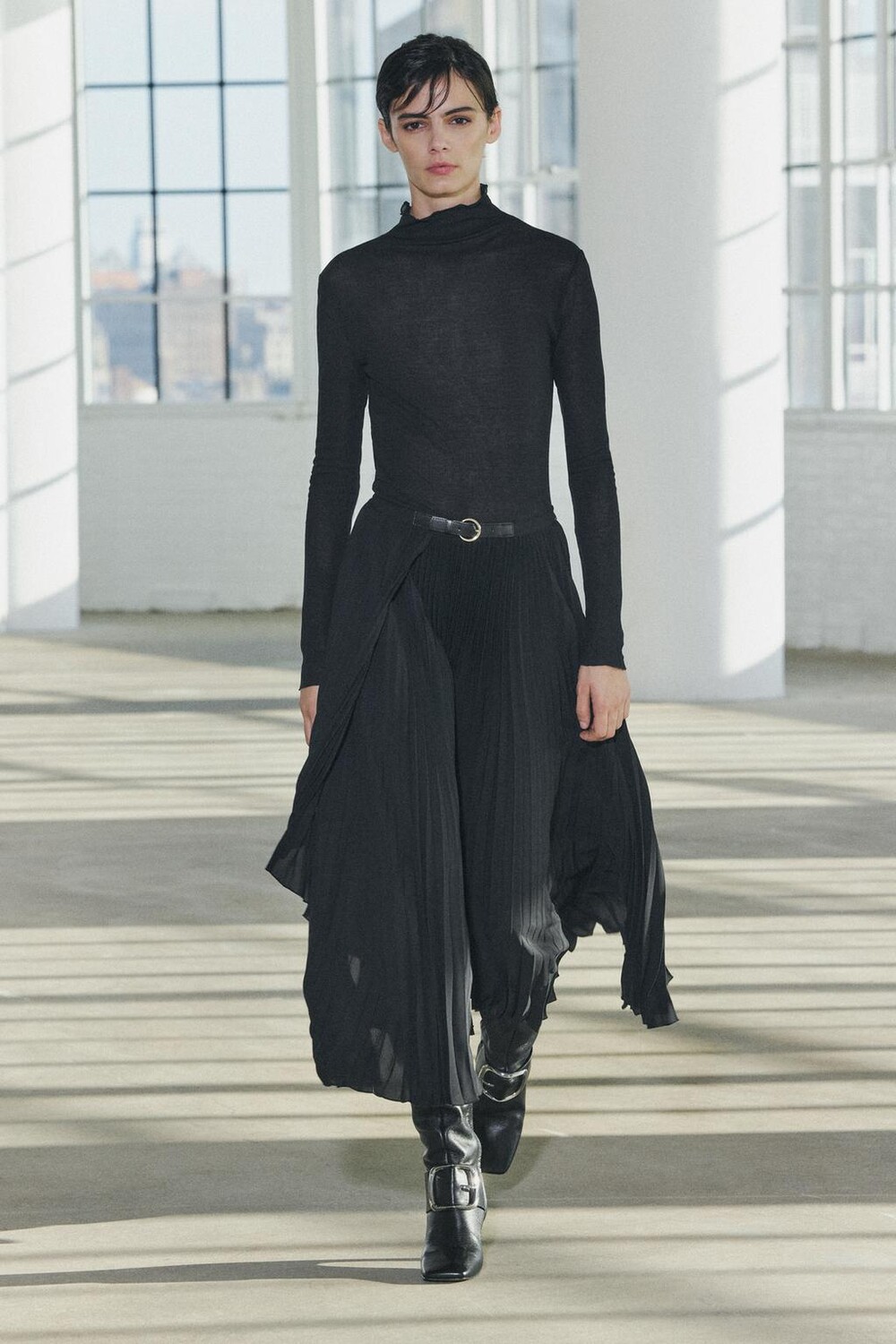 

Юбка плиссированная с поясом коллекция zw ZARA, черный