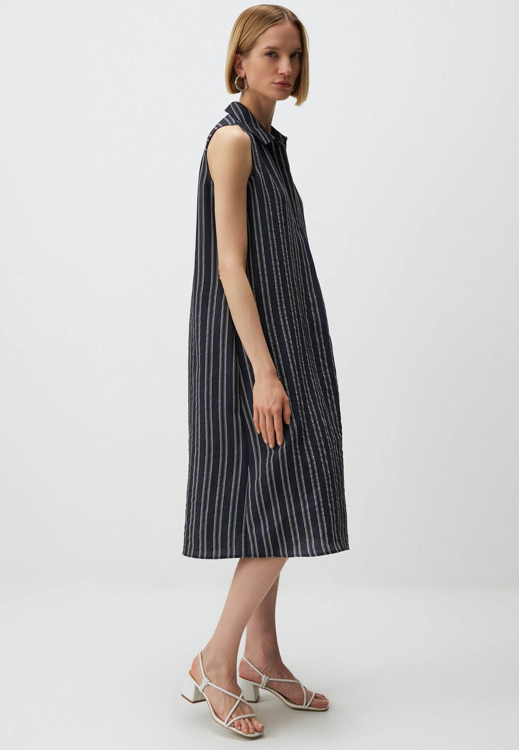 

Дневное платье SLEEVELESS STRIPED MIDI Jimmy Key, темно-синий