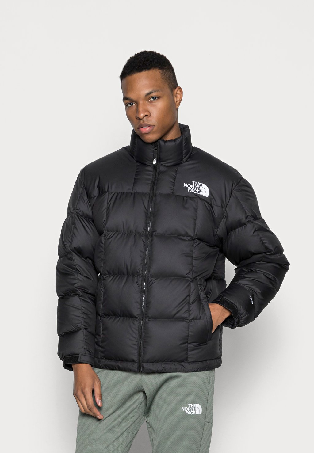 

Куртка The North Face M LHOTSE- EU, цвет black/white