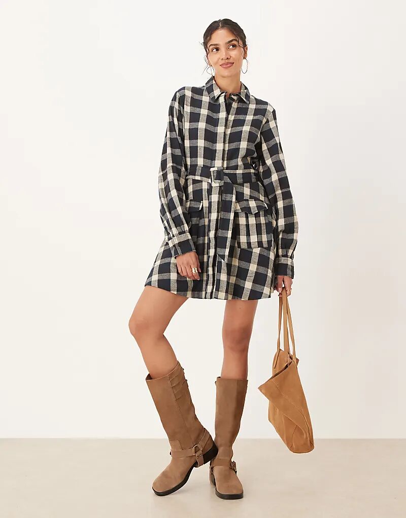 

Платье-рубашка мини ASOS DESIGN с поясом в черно-коричневую клетку