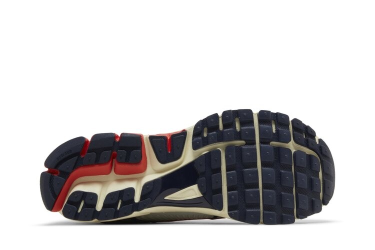 Кроссовки Nike Air Zoom Vomero 5, белый — фото 4