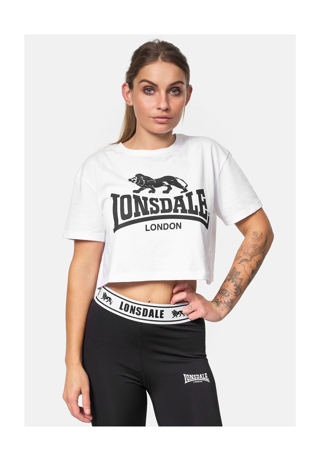 

Женская укороченная футболка GUTCH COMMON LONSDALE, бело-черный