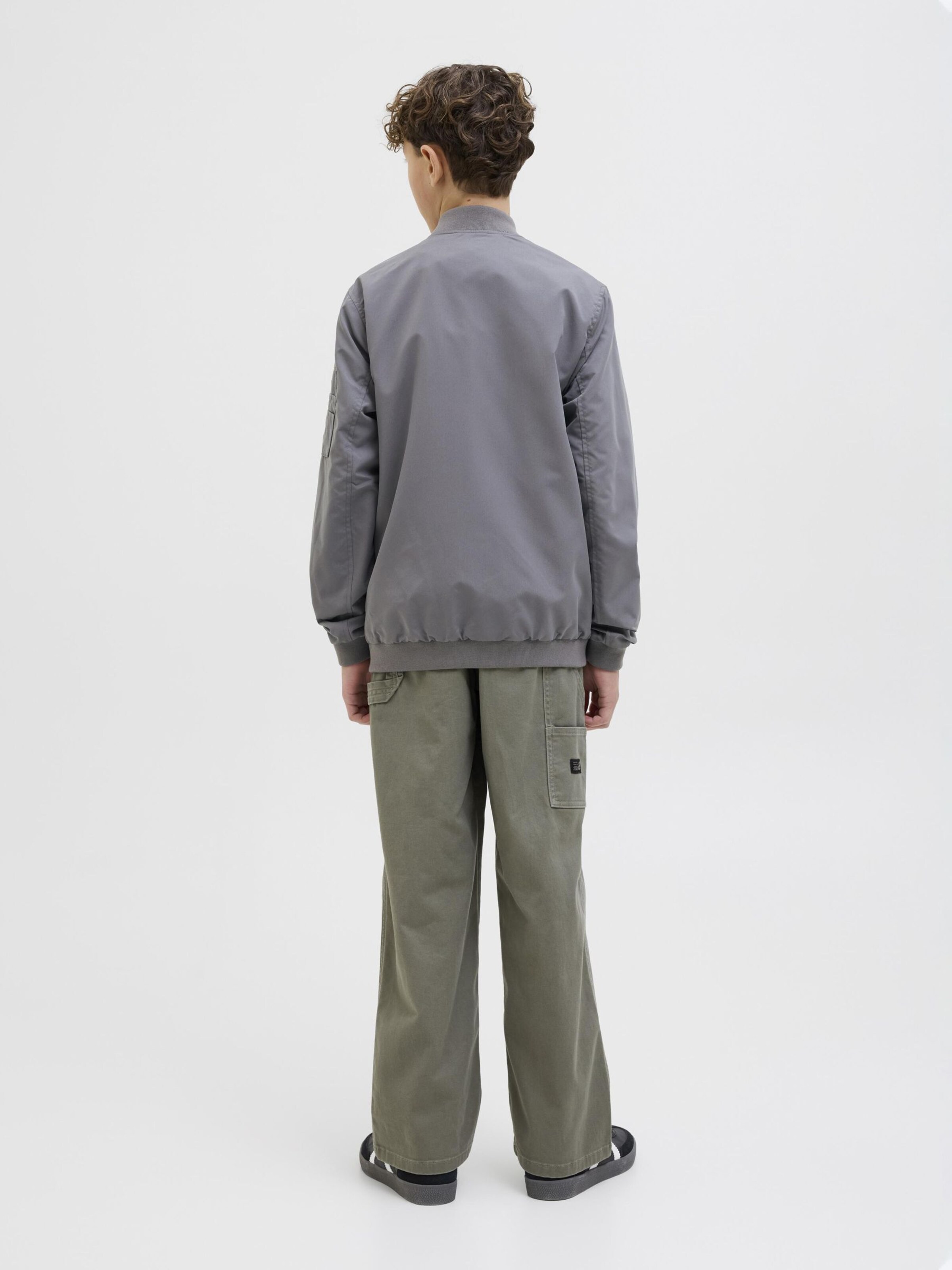 Jack & Jones Junior Куртка межсезонная 'JJERush' в цвете Basalt Grey — фото 3