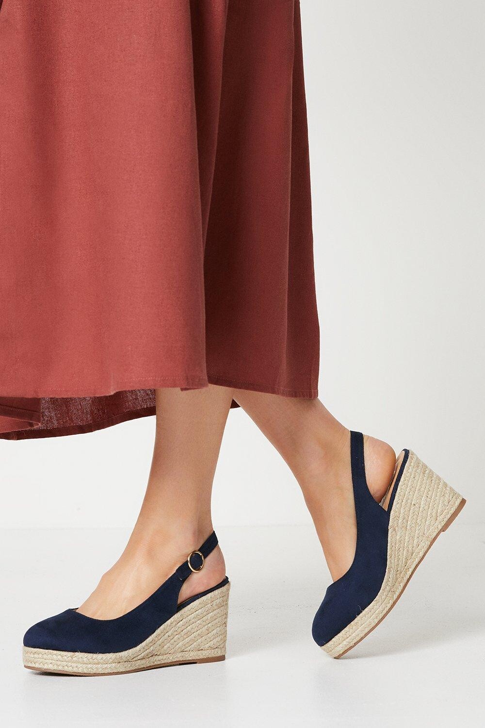

Туфли Riya на танкетке с ремешком на пятке Dorothy Perkins, темно-синий