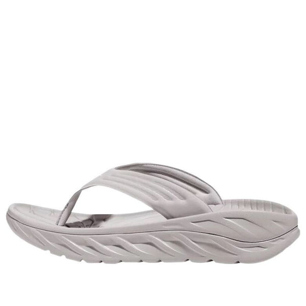 

Тапочки ora recovery flip 'lunar rock white' Hoka One One, серый