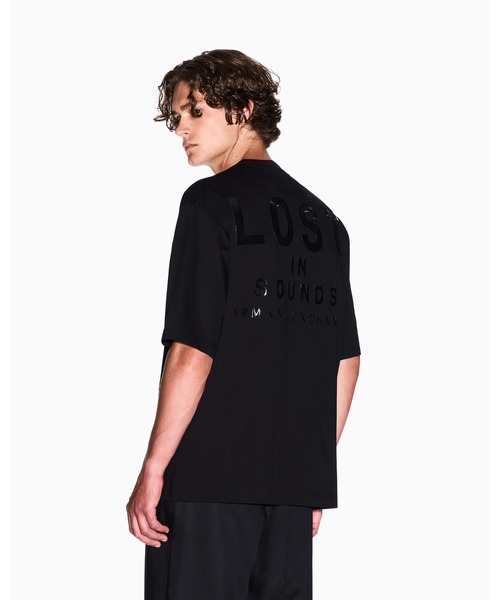 

Футболка с коротким рукавом, круглым вырезом и принтом на спине, свободного кроя ARMANI EXCHANGE, черный