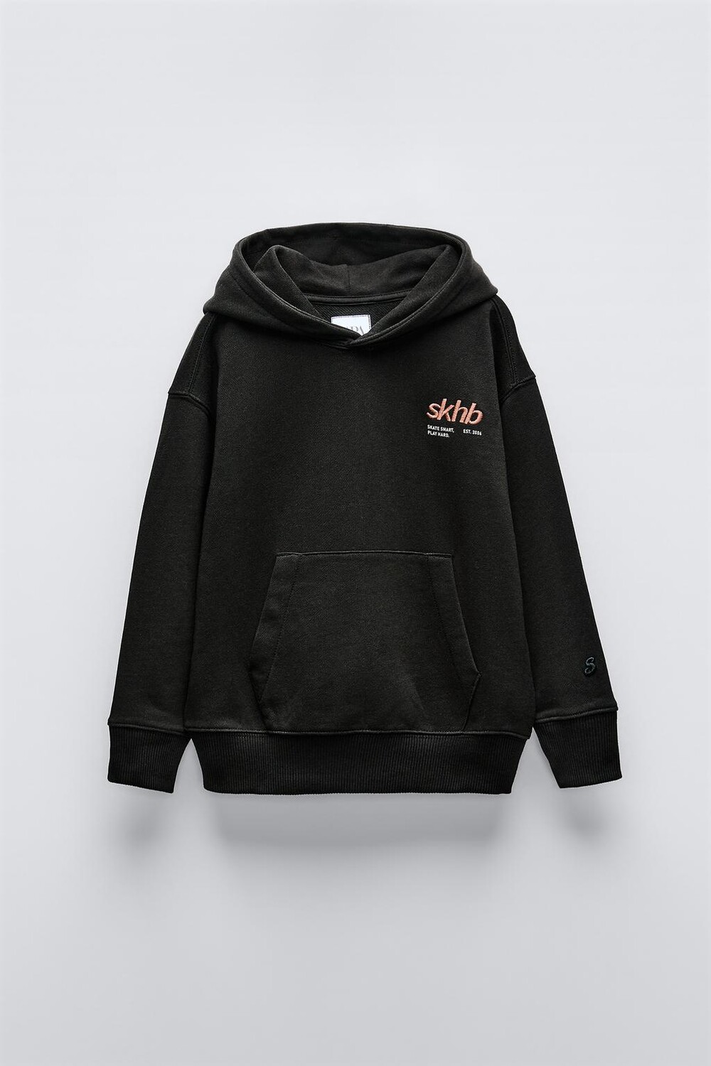 

Толстовка с вышивкой ZARA, черный