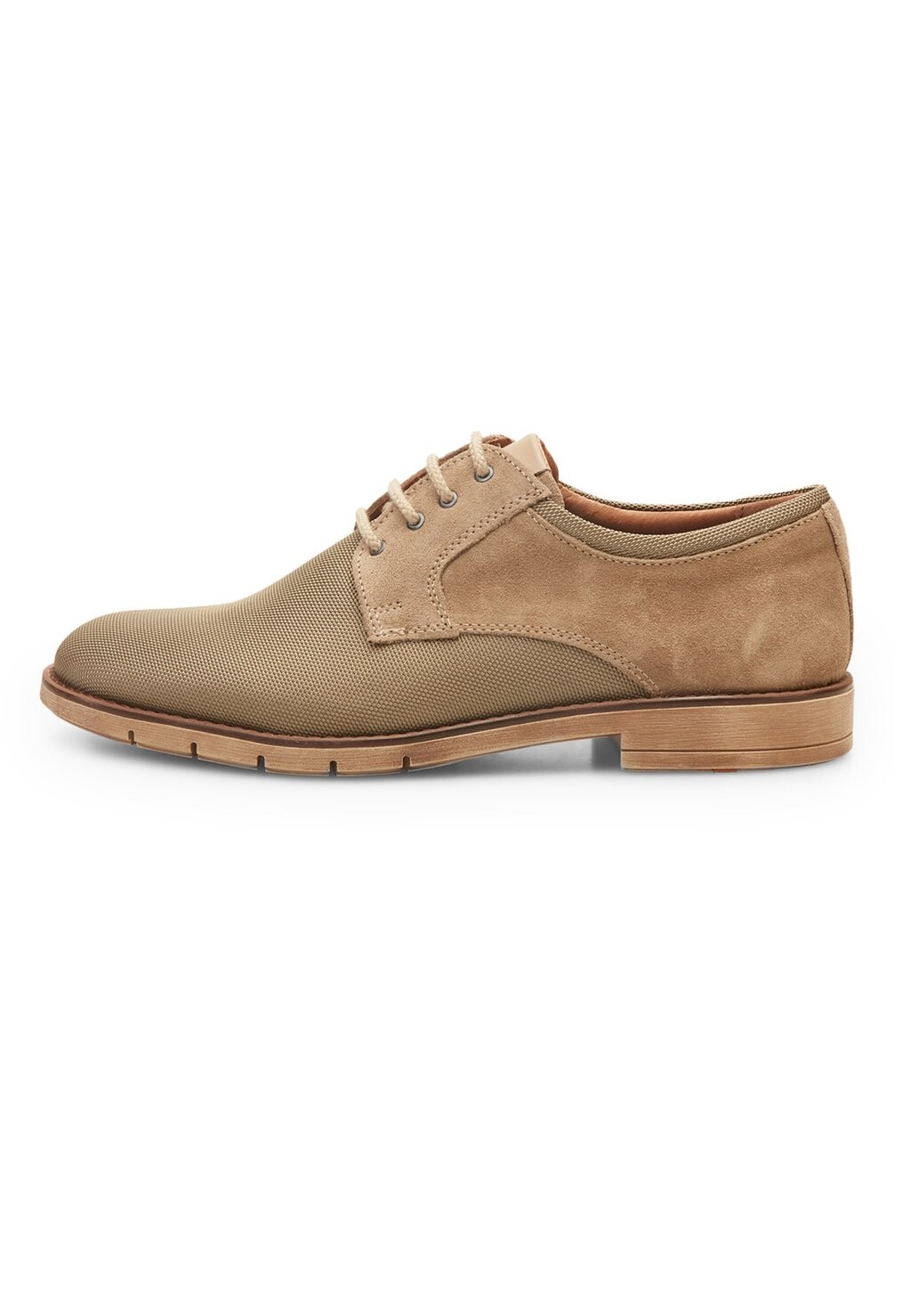 

Спортивные туфли на шнуровке Bata, цвет beige