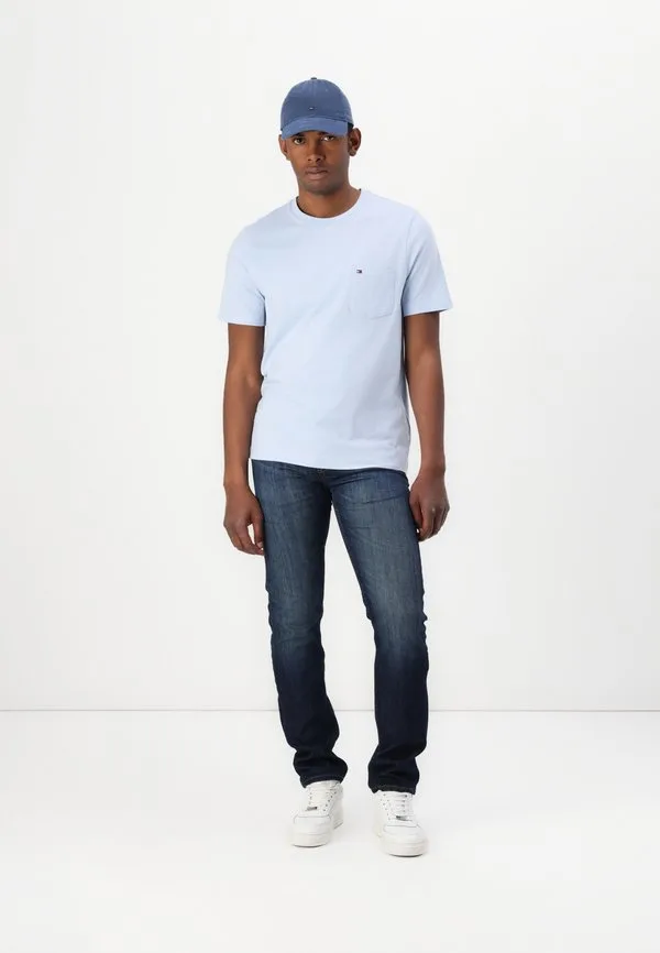 Базовая однотонная футболка с карманом Tommy Hilfiger, Breezy Blue — фото 2