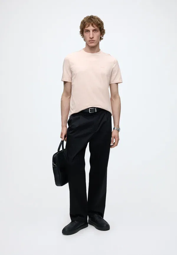 Футболка базовая Boss Tee, светло-персиковый — фото 2