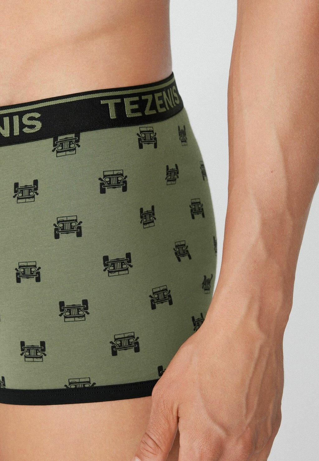 

Брюки AUS BEDRUCKTER MIT KONTRAST KANTEN UND LOGO Tezenis, оливковый