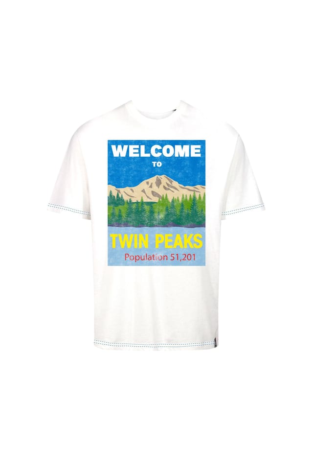 

Футболка Twin Peaks Welcome to с модным принтом Twin Peaks Re:Covered, экрю