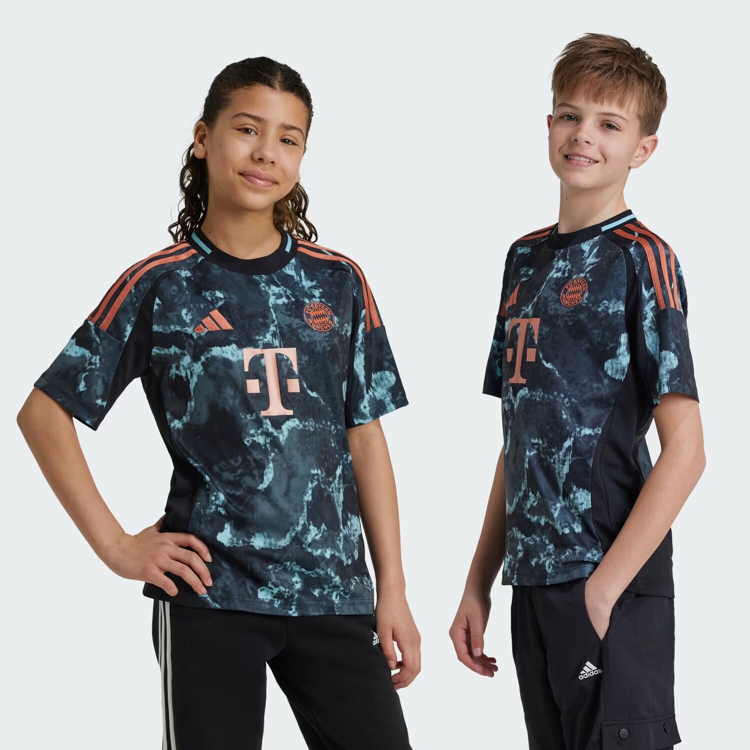 

ФК Бавария 24/25 Гостевая футболка Детская Adidas, цвет Black