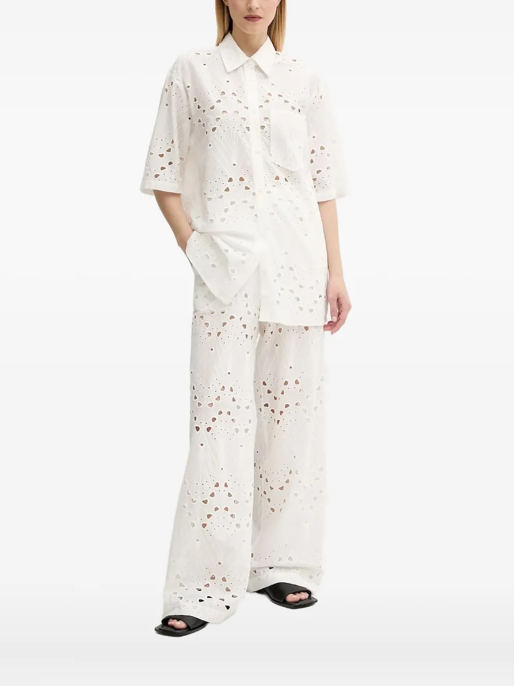 

Рубашка с короткими рукавами, вышитая люверсами Gestuz, белый